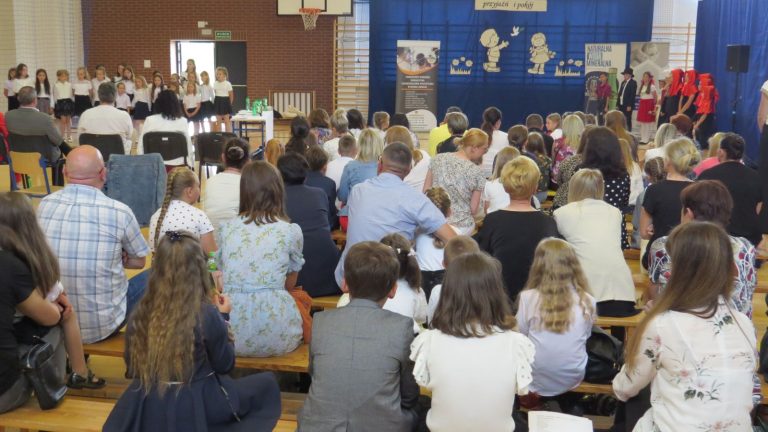Zdjęcie z wydarzenia: Finał XVIII ,,Małego” Międzypowiatowego Konkursu Recytatorskiego