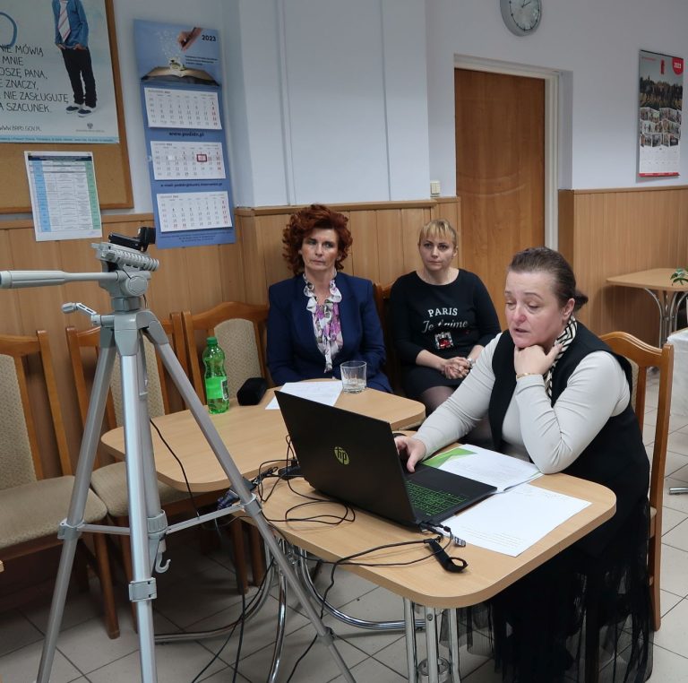 Zdjęcie z wydarzenia: 23 LISTOPADA 2023 R. - MIEDZYPOWIATOWA KONFERENCJA ONLINE - „ZINTEGROWANA STRATEGIA UMIEJĘTNOŚCI 20230 A WZROST WSPÓŁCZYNNIKA AKTYWNOŚCI…”