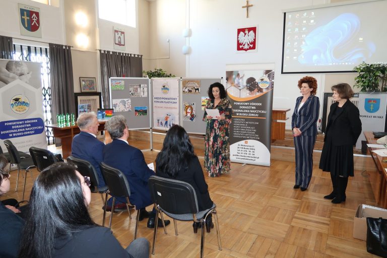Zdjęcie z wydarzenia: 8 marca 2024 R. - Finał III MIĘDZYPOWIATOWEGO KONKURSU PLASTYCZNEGO