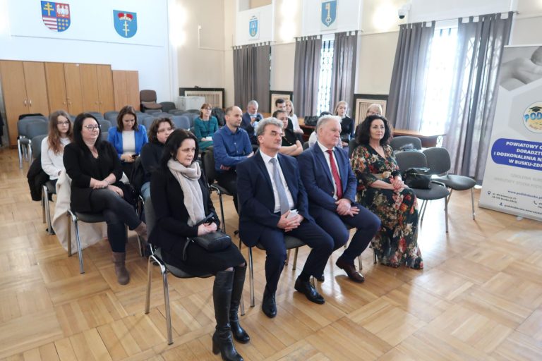 Zdjęcie z wydarzenia: 8 marca 2024 R. - Finał III MIĘDZYPOWIATOWEGO KONKURSU PLASTYCZNEGO