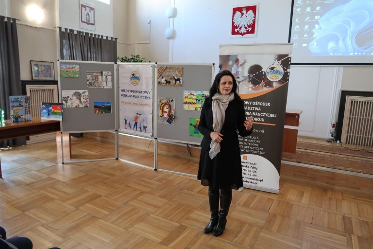 Zdjęcie z wydarzenia: 8 marca 2024 R. - Finał III MIĘDZYPOWIATOWEGO KONKURSU PLASTYCZNEGO