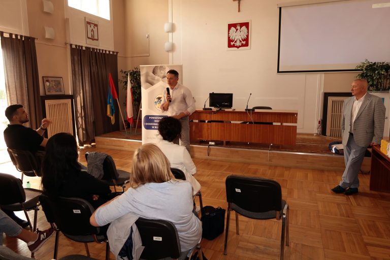 Zdjęcie z wydarzenia: 11 czerwca 2024 r. - konferencja dla dyrektorów i nauczycieli wychowania fizycznego