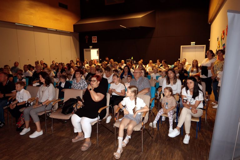 Zdjęcie z wydarzenia: 5 czerwca 2024 R. - XIX finał "Małego" Międzypowiatowego Konkursu Recytatorskiego po hasłem „Podróże małe i duże”