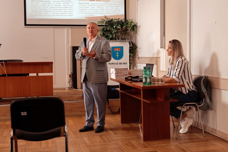 Zdjęcie z wydarzenia: 11 czerwca 2024 r. - konferencja dla dyrektorów i nauczycieli wychowania fizycznego
