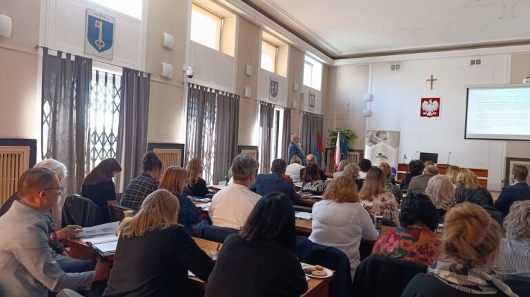 Zdjęcie z wydarzenia: 30 września 2024 r. - szkolenie dla dyrektorów i kadry kierowniczej pn. „Prawo oświatowe w trakcie permanentnej zmiany”.
