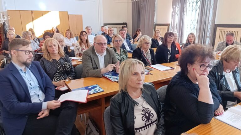 Zdjęcie z wydarzenia: 30 września 2024 r. - szkolenie dla dyrektorów i kadry kierowniczej pn. „Prawo oświatowe w trakcie permanentnej zmiany”.